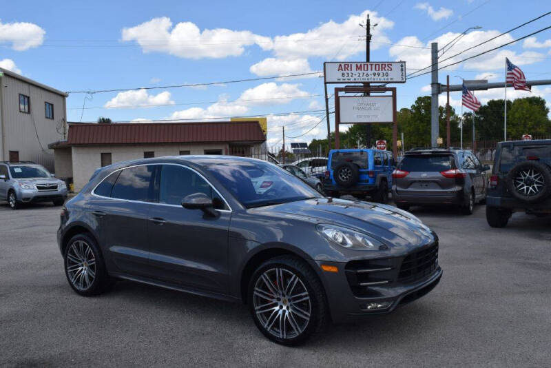 2015 Porsche Macan Turbo's photo