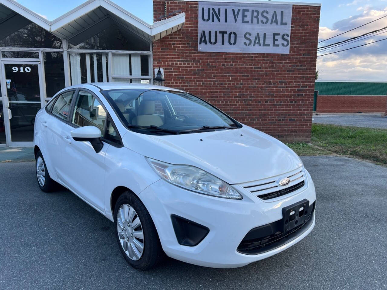 2013 Ford Fiesta for sale at Universal Auto Sales LLC in Burlington, NC