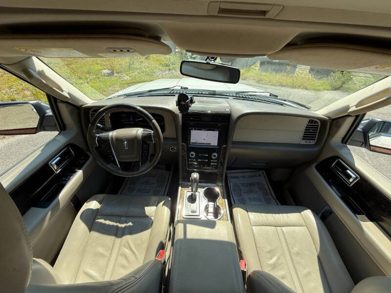 2017 Lincoln Navigator L Select