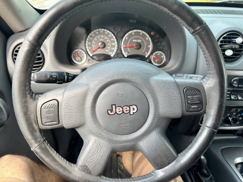 2006 Jeep Liberty null photo 15