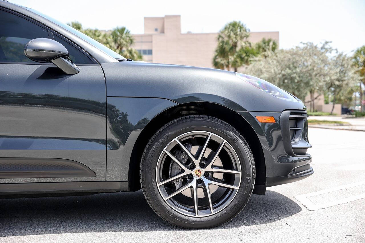 2022 Porsche Macan 25