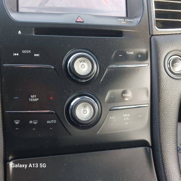 2017 Ford Taurus SEL