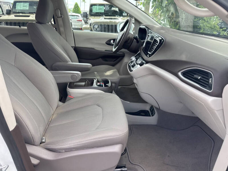2020 Chrysler Pacifica Touring
