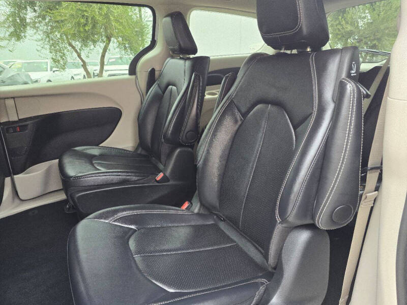 2024 Chrysler Pacifica Plug-In Hybrid