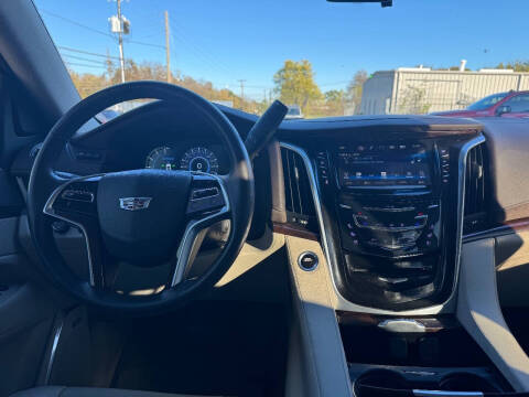 2017 Cadillac Escalade Luxury