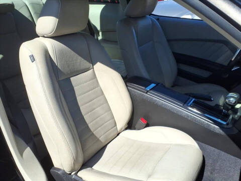 2011 Ford Mustang V6 Premium