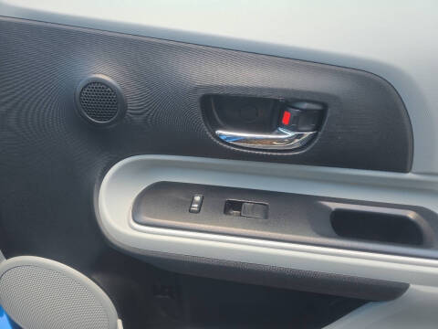 2014 Toyota Prius c Three