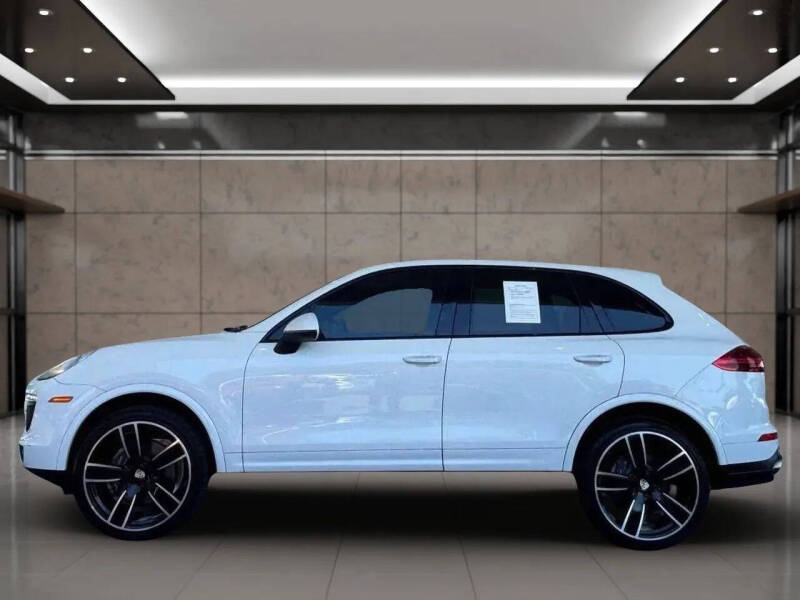 2017 Porsche Cayenne Platinum Edition
