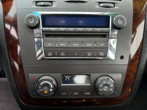 2009 Cadillac DTS Luxury 6-Passenger