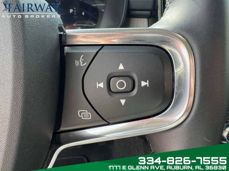 2024 Volvo XC40 B5 Plus Dark Theme