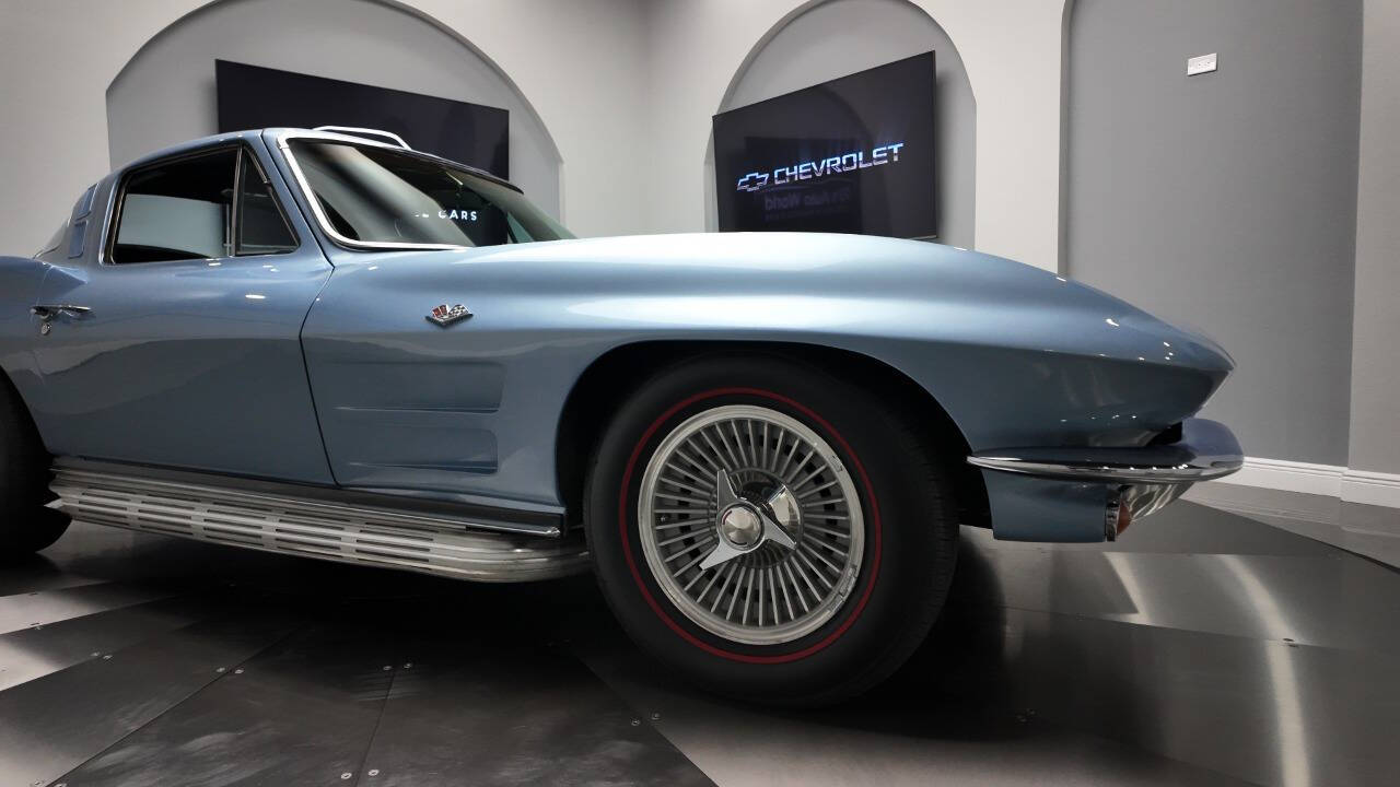 1964 Chevrolet Corvette 12