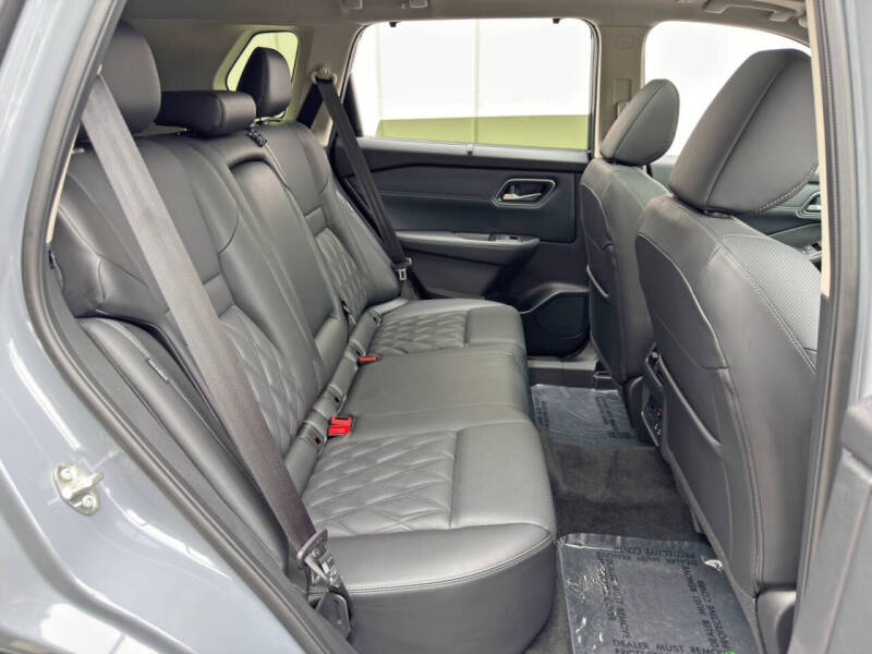 2025 Nissan Rogue Platinum