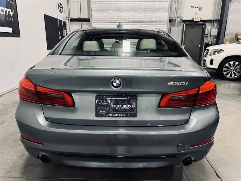 2019 BMW 5 Series 530i