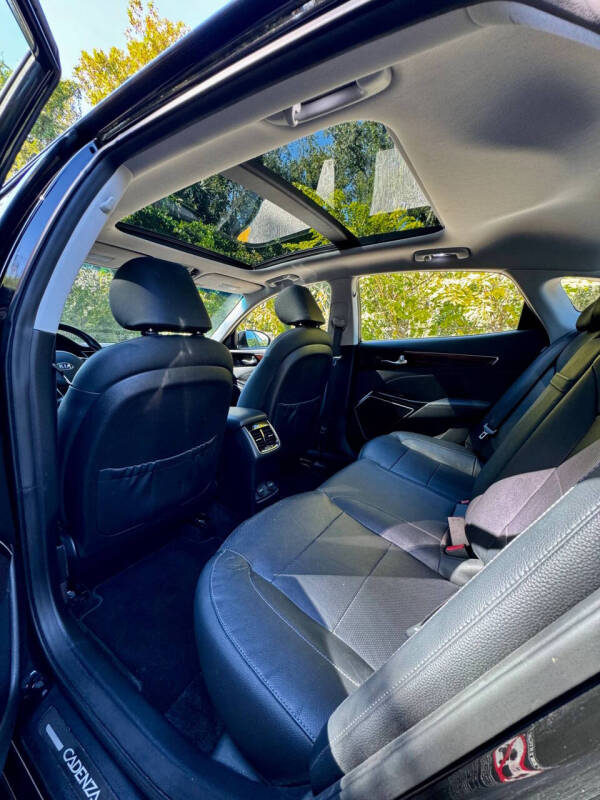 2017 Kia Cadenza Premium