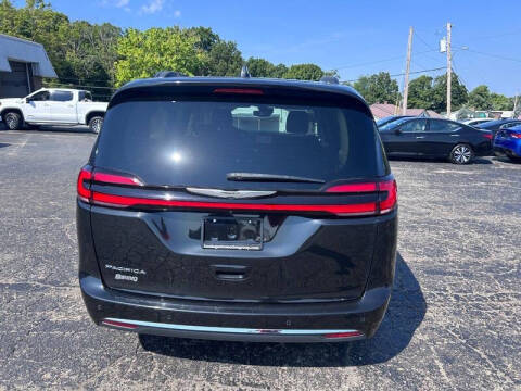 2022 Chrysler Pacifica Touring L