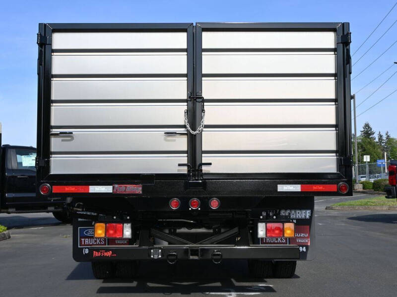 2024 Isuzu NPR HD 1F2