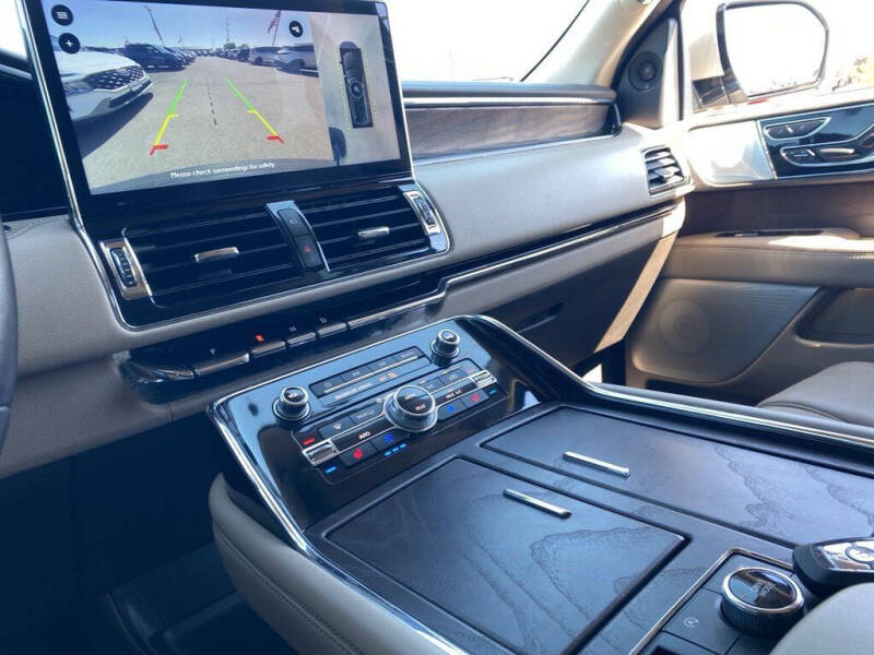 2023 Lincoln Navigator L Reserve