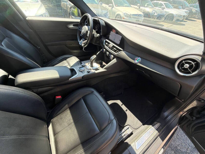 2022 Alfa Romeo Giulia