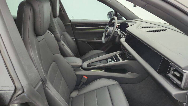 2025 Porsche Macan Electric