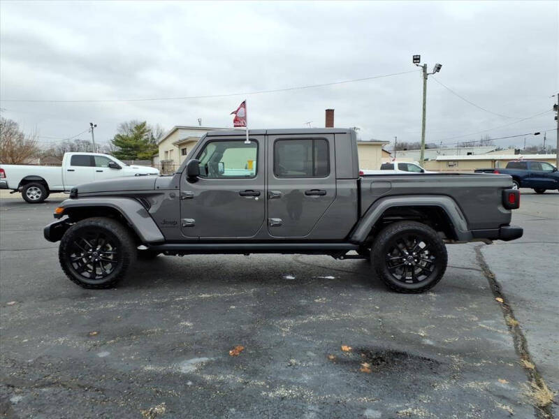 2024 Jeep Gladiator NightHawk