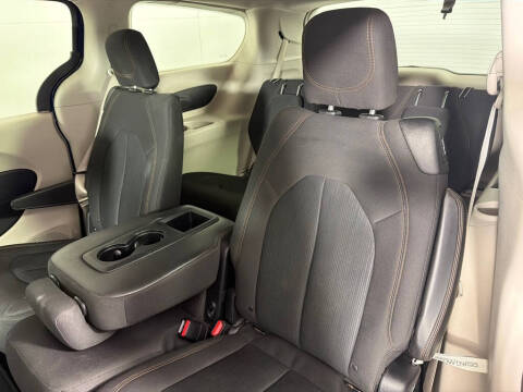 2017 Chrysler Pacifica LX
