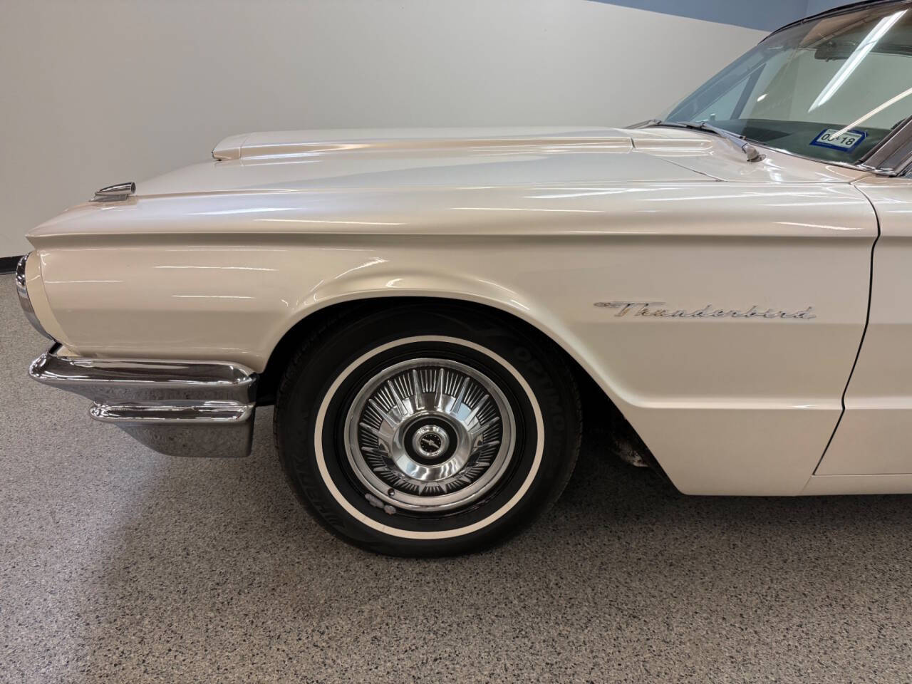 1964 Ford Thunderbird 11
