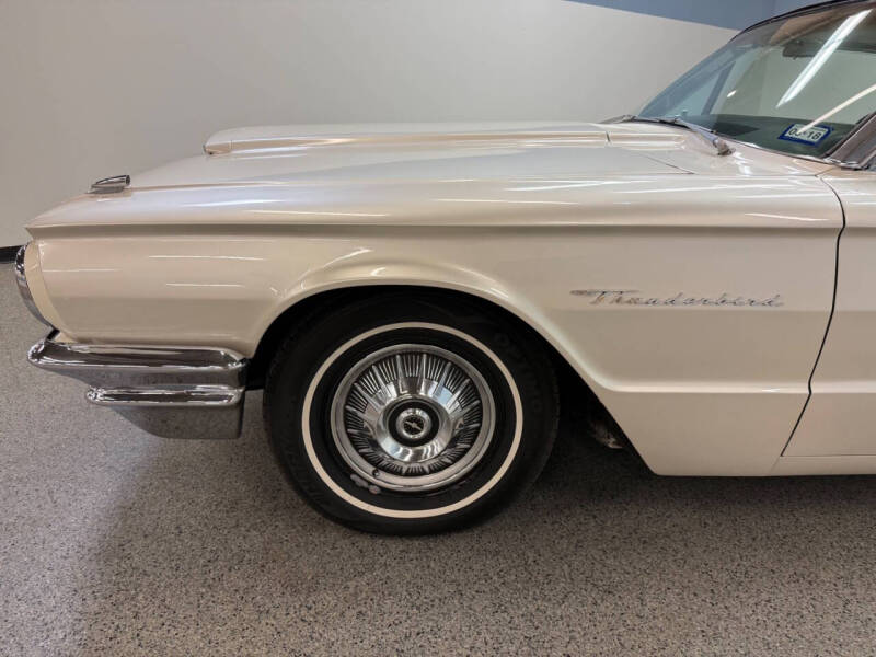 1964 Ford Thunderbird