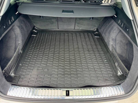 2021 Audi e-tron quattro Premium