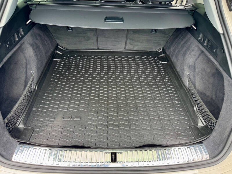 2021 Audi e-tron quattro Premium