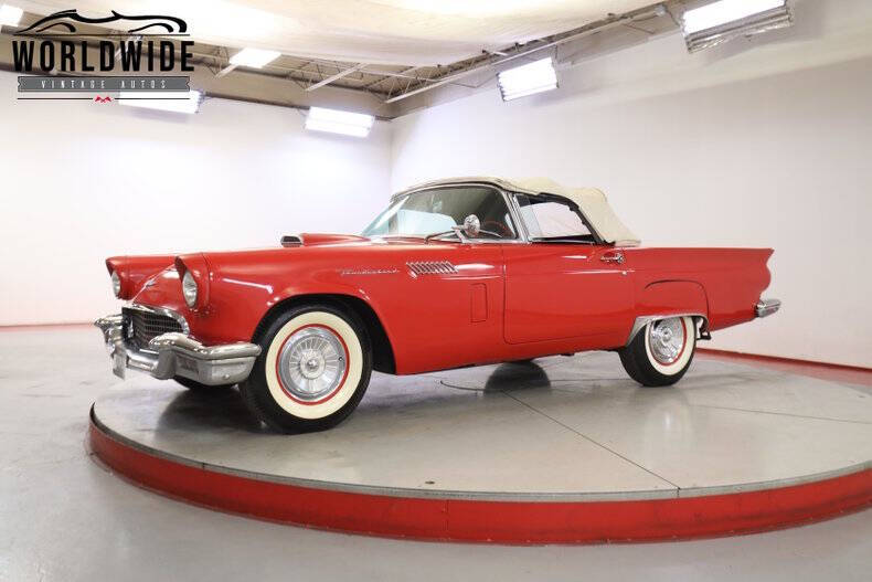 1957 Ford Thunderbird