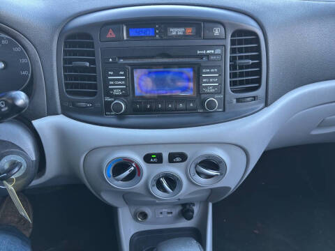 2011 Hyundai Accent GLS