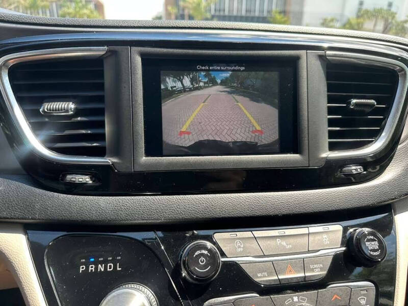 2020 Chrysler Pacifica Touring L