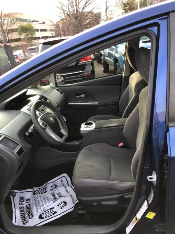 2013 Toyota Prius v Three
