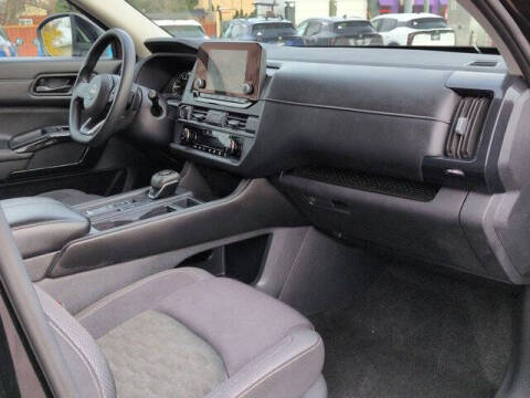 2024 Nissan Pathfinder S