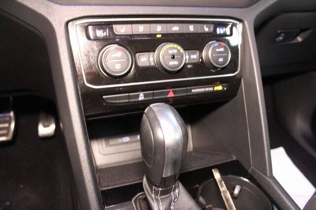 2022 Volkswagen Atlas Cross Sport V6 SEL Premium R-Line 4Motion