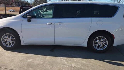 2024 Chrysler Pacifica Touring L