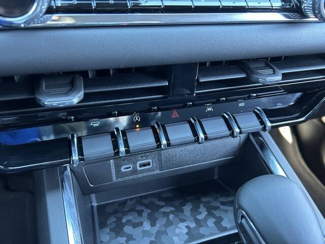 2025 GMC Canyon Elevation