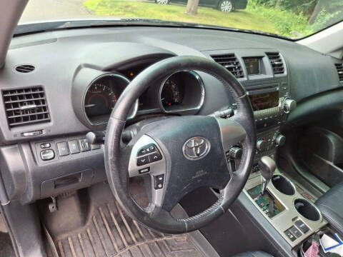 2011 Toyota Highlander SE