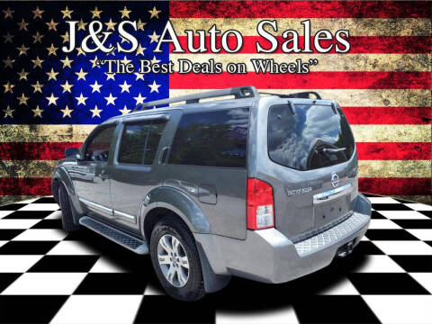 2008 Nissan Pathfinder LE