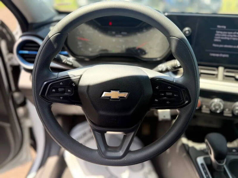 2025 Chevrolet Trax LS