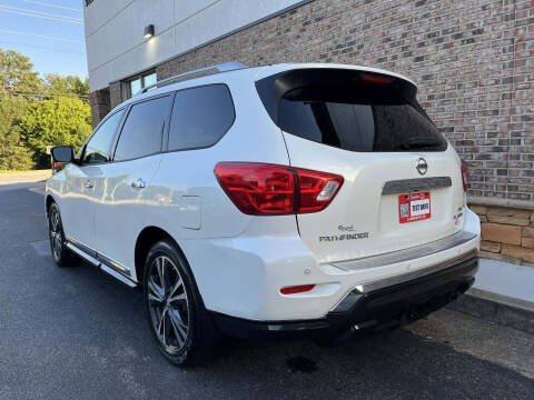 2017 Nissan Pathfinder Platinum