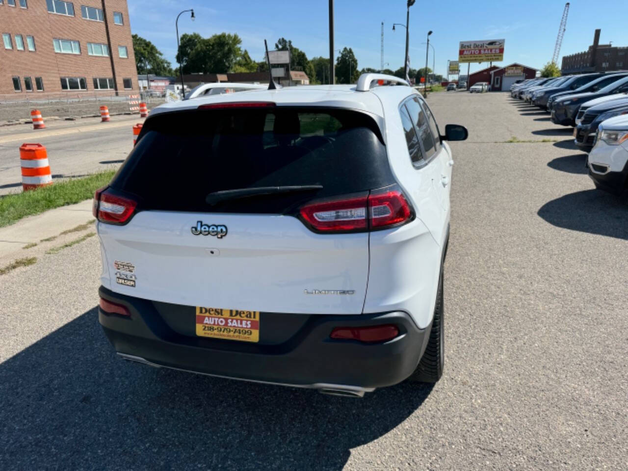 2016 Jeep Cherokee for sale at BEST DEAL AUTO SALES in Moorhead, MN