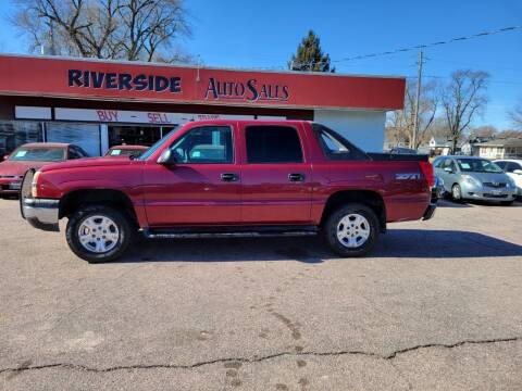 2004 Chevrolet Avalanche for sale at RIVERSIDE AUTO SALES in Sioux City IA