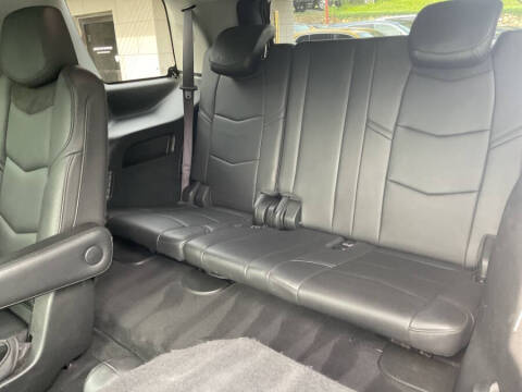2017 Cadillac Escalade Luxury