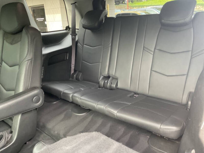 2017 Cadillac Escalade Luxury