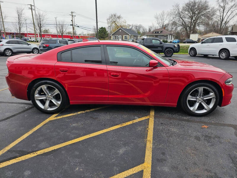 2015 Dodge Charger SXT photo 6