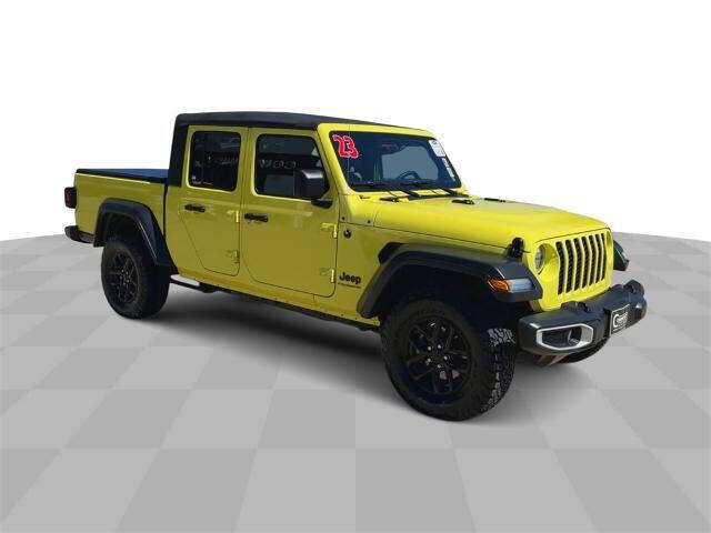 Used 2023 Jeep Gladiator Sport S with VIN 1C6HJTAG1PL559683 for sale in Waterloo, IA