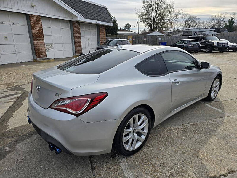2013 Hyundai Genesis Coupe 2.0T Premium