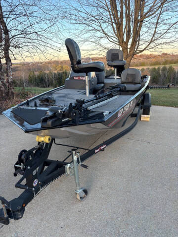 2021 Tracker BASS CLASSIC XL
