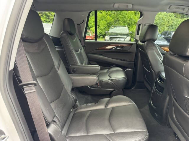 2016 Cadillac Escalade Standard